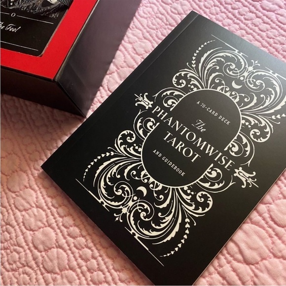 Phantomwise Tarot Deck and Guidebook - Picture 2 of 11